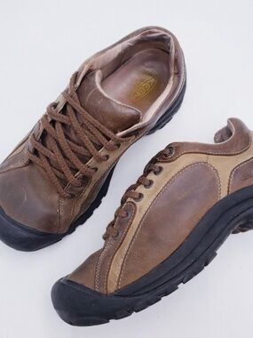 Keen womens Briggs leather shoe
